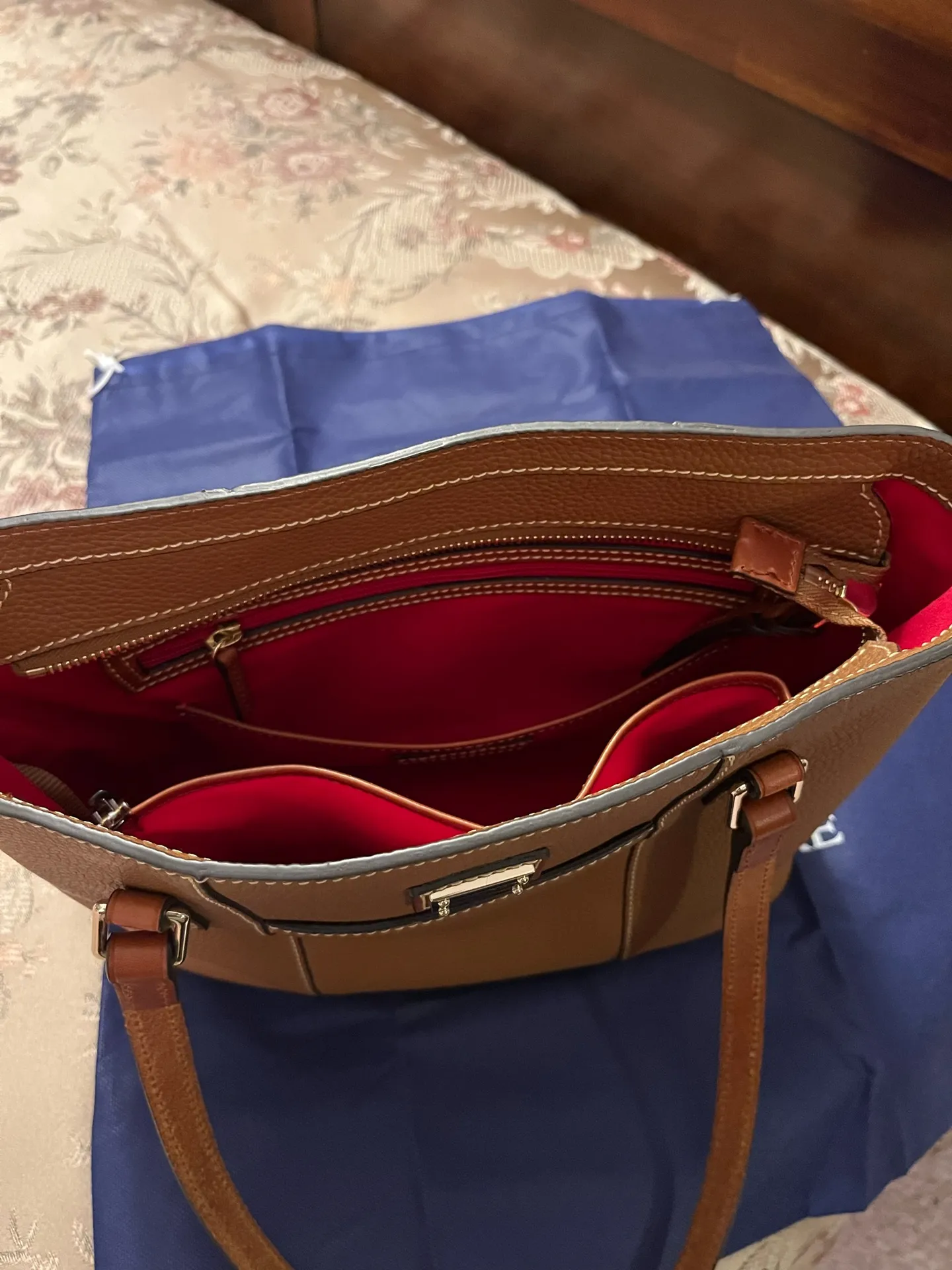 Dooney & Bourke Purse Leather Lexington  - Image 5