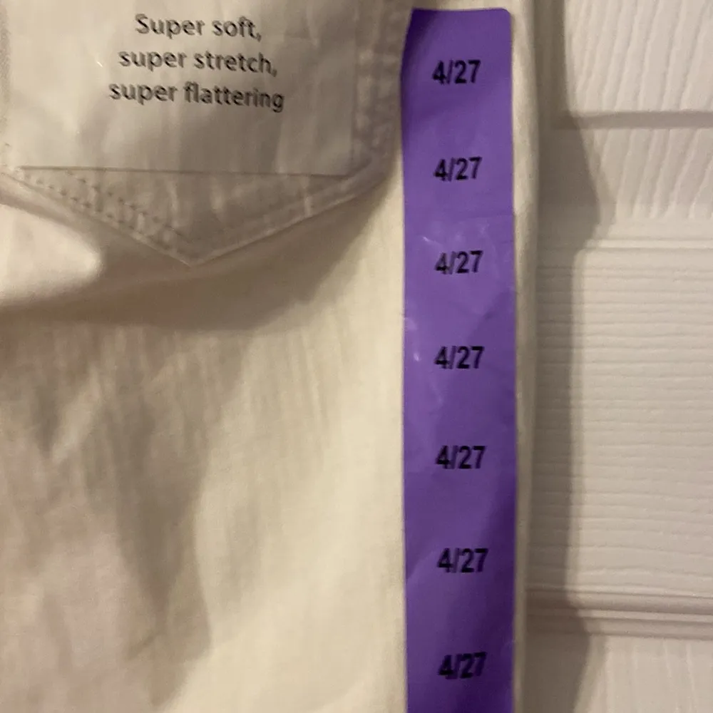 Jessica Simpson Rolled Crop Skinny White Jeans size 4 inseam 27” brand new - Image 6