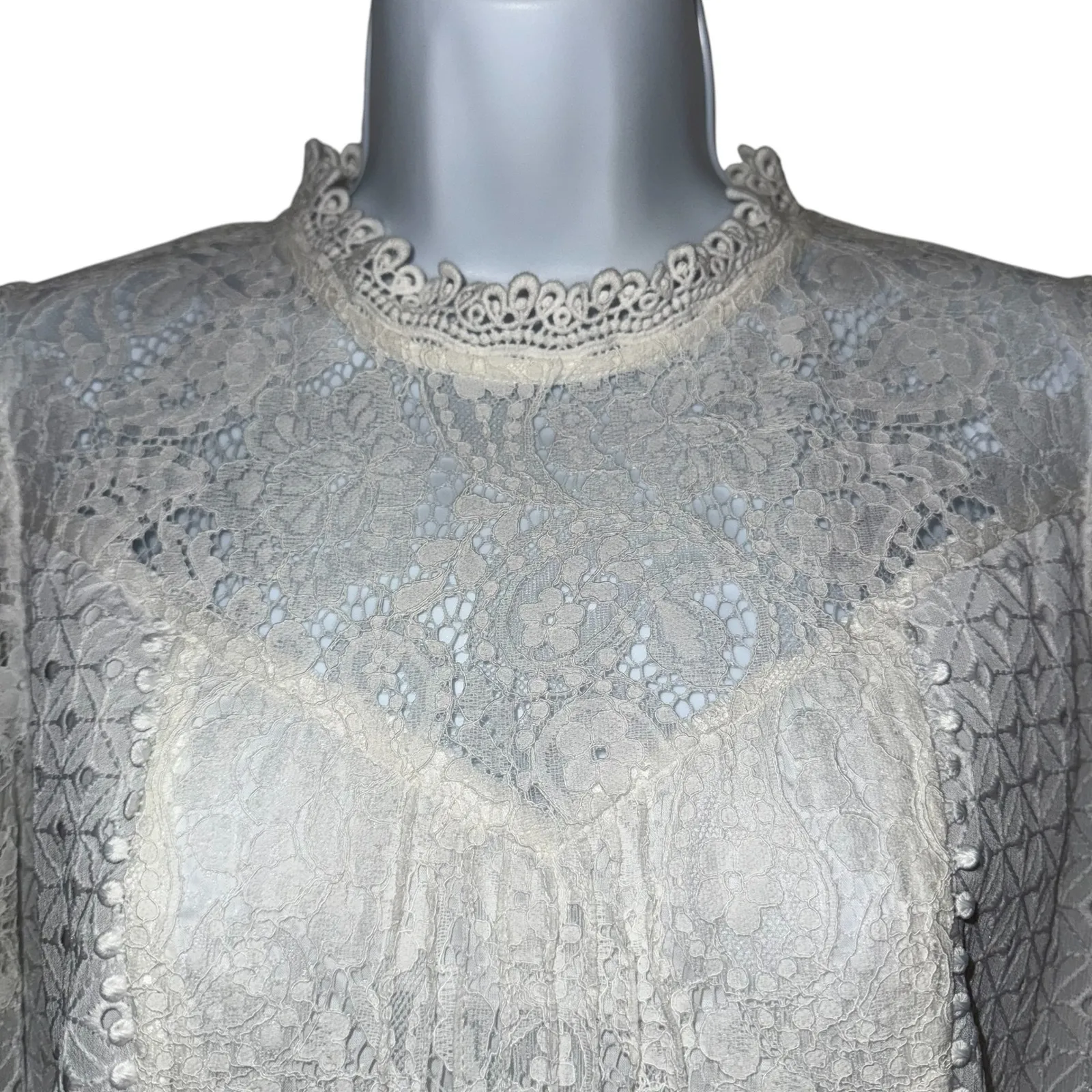 WHITE HOUSE BLACK MARKET White Mock Neck‎ L/S Eyelet Lined Blouse EUC Size 4 - Image 3