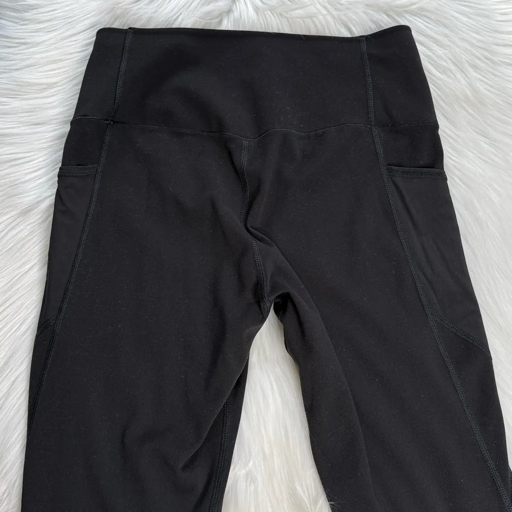 Uniqlo Airism Black UV Protection Pocketed Crop Leggings - Image 7