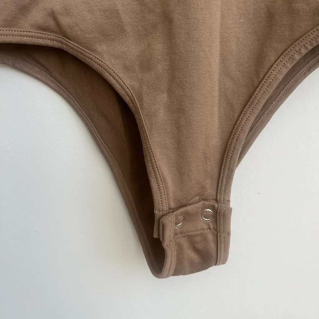 Aura Brown Fitted Sleeveless‎ Muscle Tee - Image 3