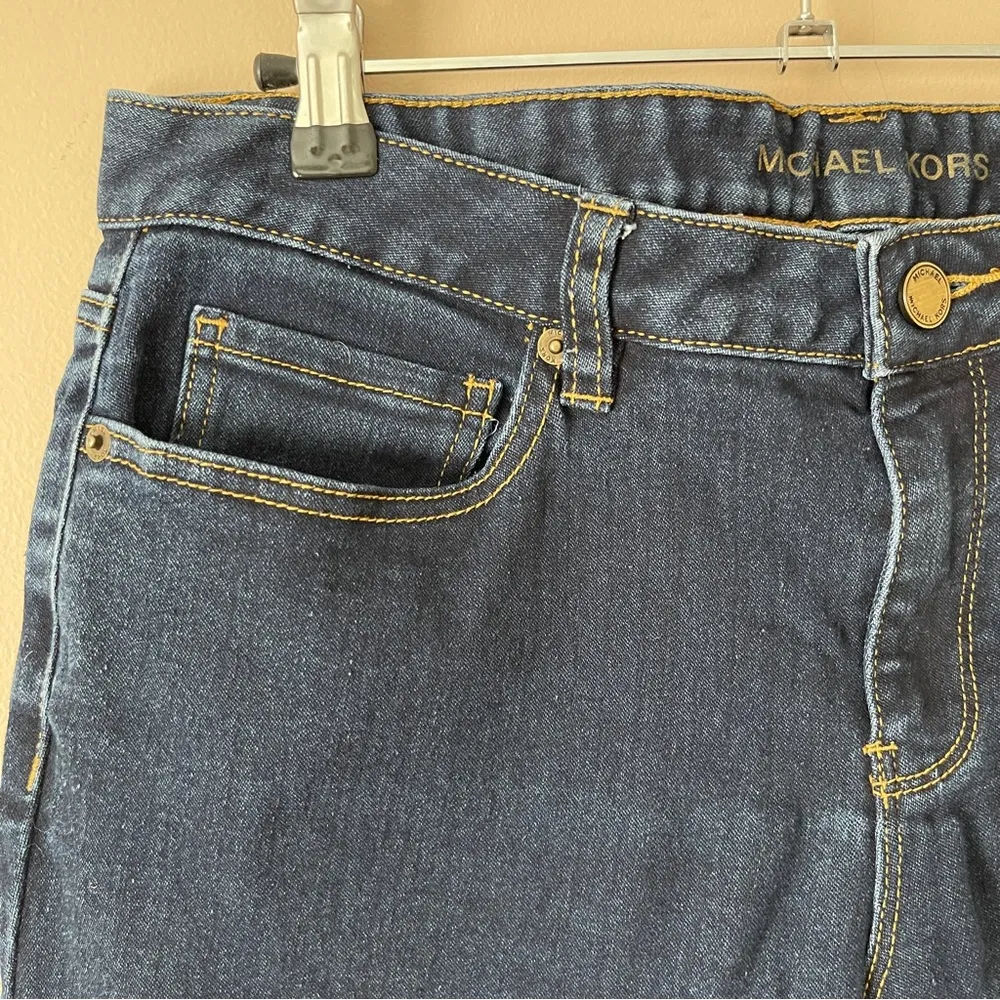 MICHAEL KORS | Cropped Denim Jeans Sz 6 - Image 2