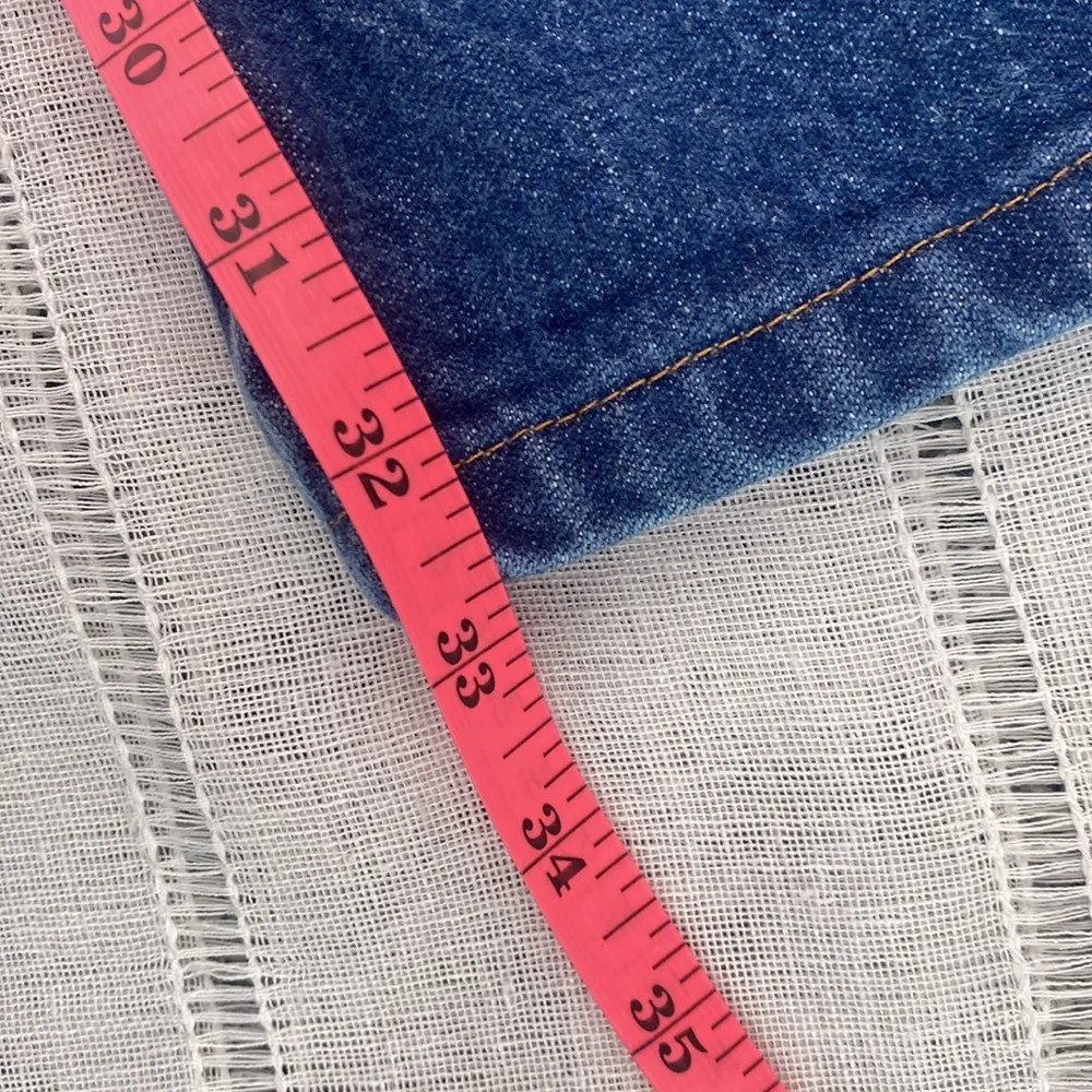 Wrangler cowboy cut jeans in medium wash. - Image 7