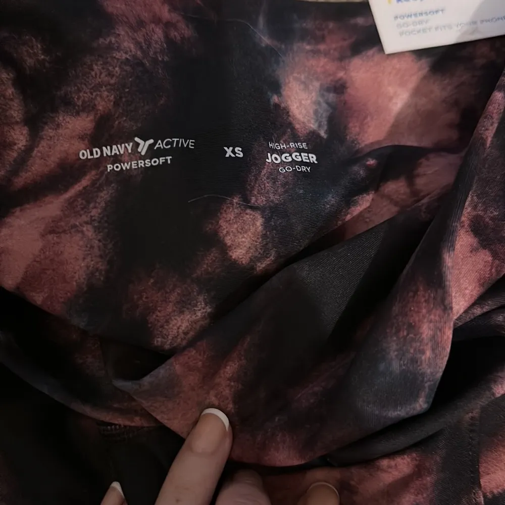 Old Navy Powersoft Red Tie Dye Joggers Size XS NWT - Image 7