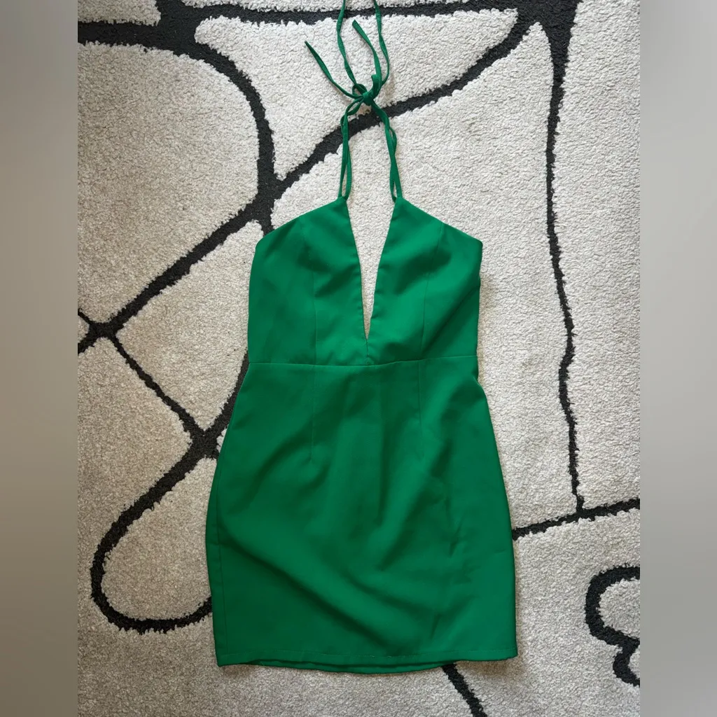 green emerald velvet dress Forever 21 Size L Green Dress – Sweet Repeats main image 1