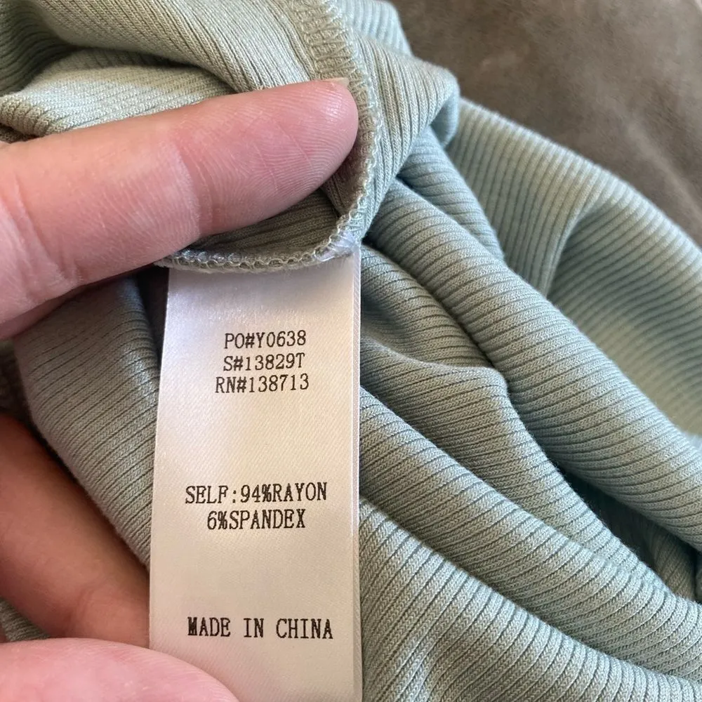 Doe & Rae sea glass color cross cross detail sleeveless top size small - Image 2