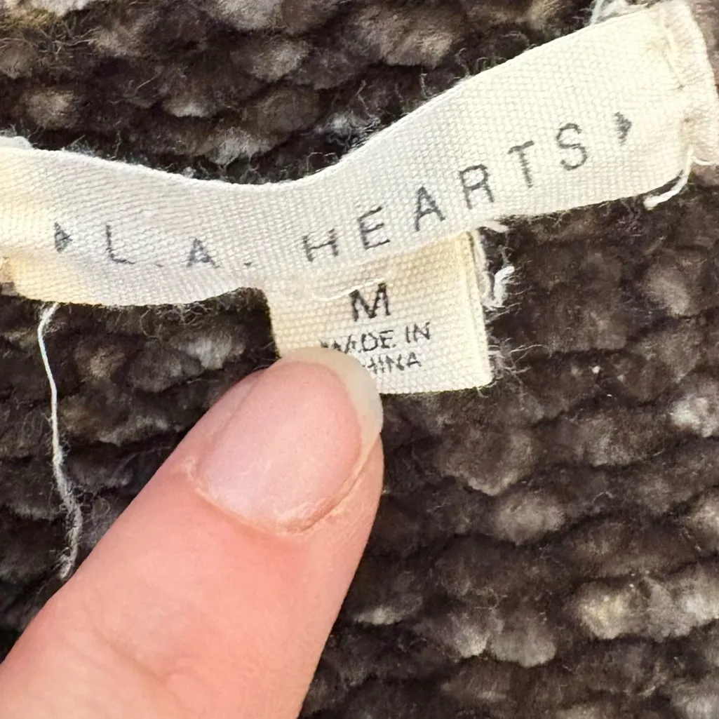 ✨ L.A. Hearts Scalloped Hem Knit Cropped Sweater – Size M - Image 3