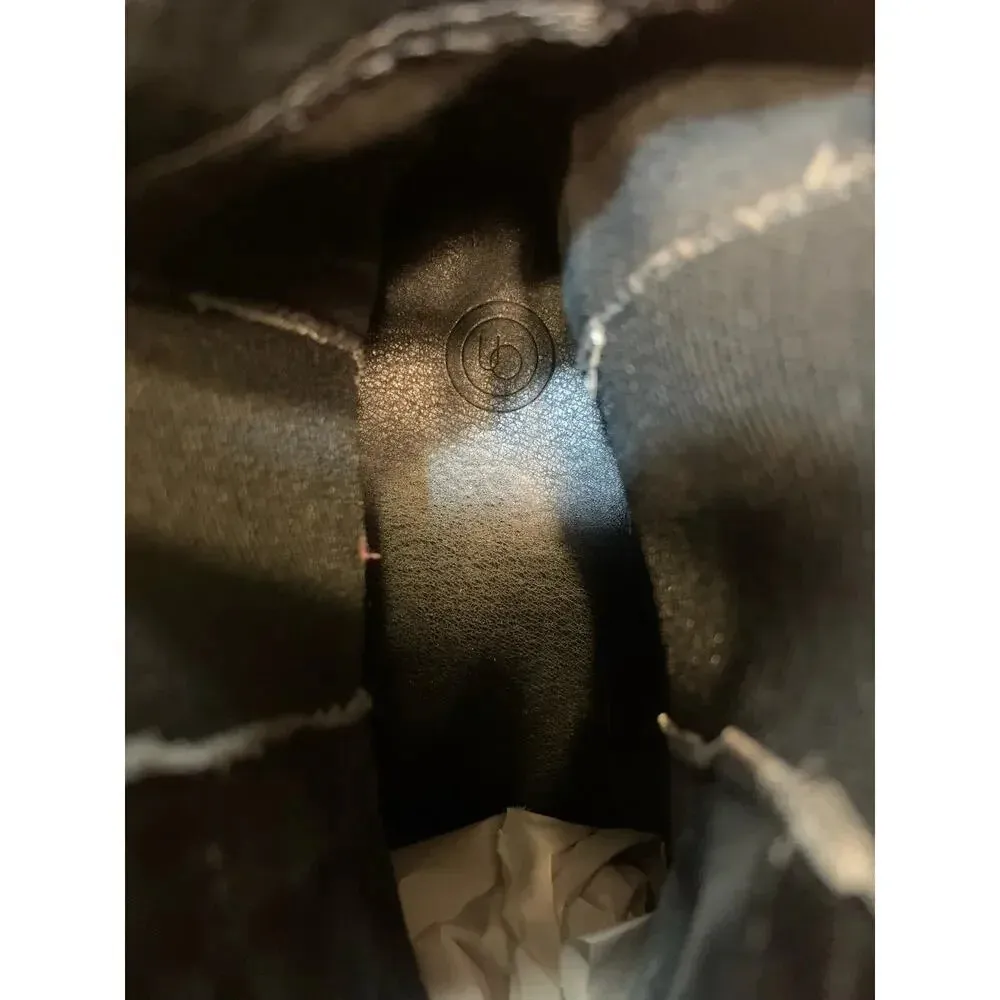 Urban Outfitters Black Leather Chelsea Booties Women’s 7 Neutral Fall Winter - Image 9