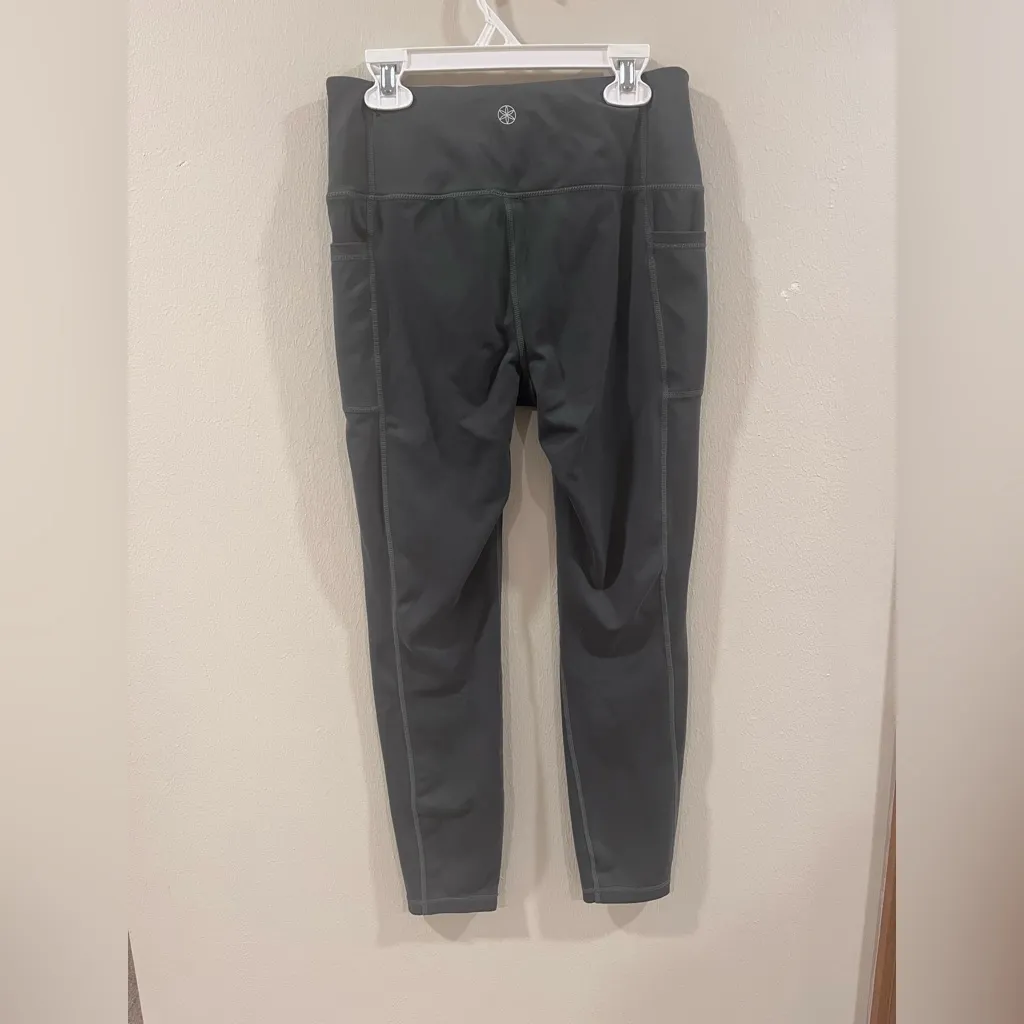 Gaiam Dark Green/Grey Leggings - Size Small - Image 2