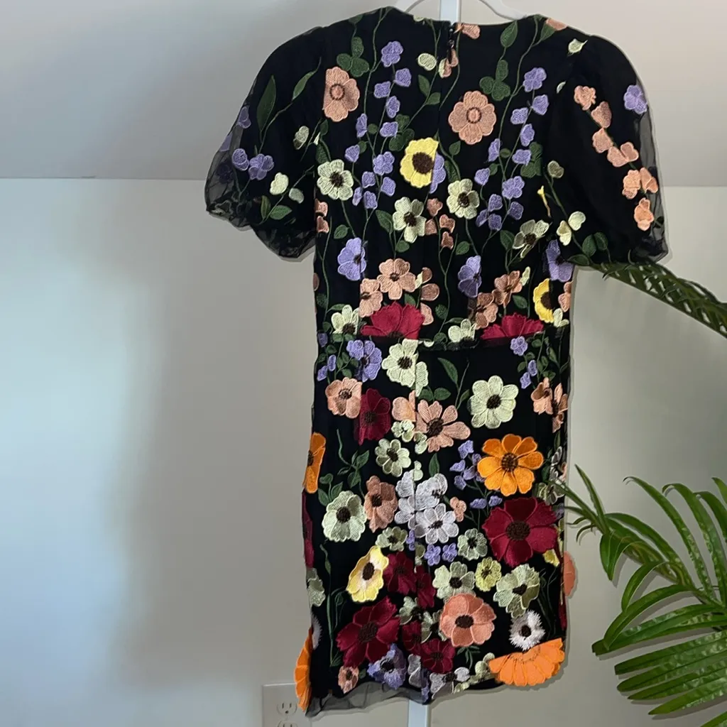 Adelyn Rae 3D Floral Embroidered Mesh V-Neck Short‎ Sleeve Mini Dress Sz small - Image 6