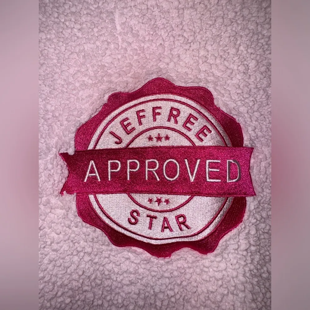 JEFFREE STAR Approved Women’s pink Sherpa Jacket Full Zip size M - Image 7