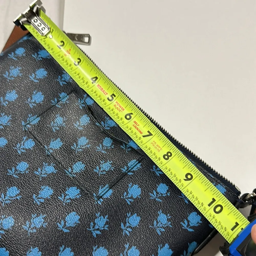 Badlands Blue Midnight Floral East West Pop Out Pouch Crossbody Bag - Image 11