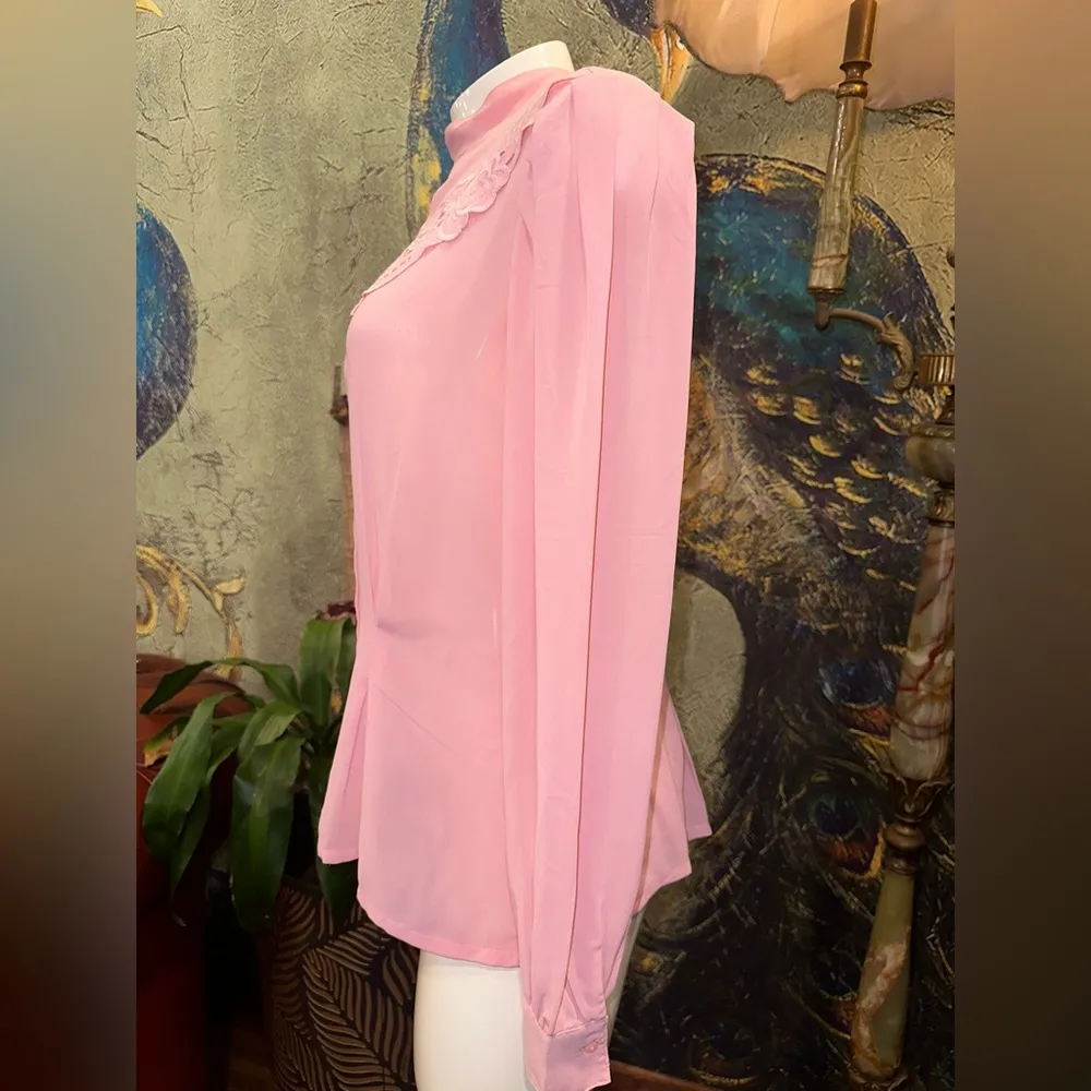 EUC VINTAGE 70’s Campus Casual Pink embroidery Blouse with Mandarin Collar - Image 2