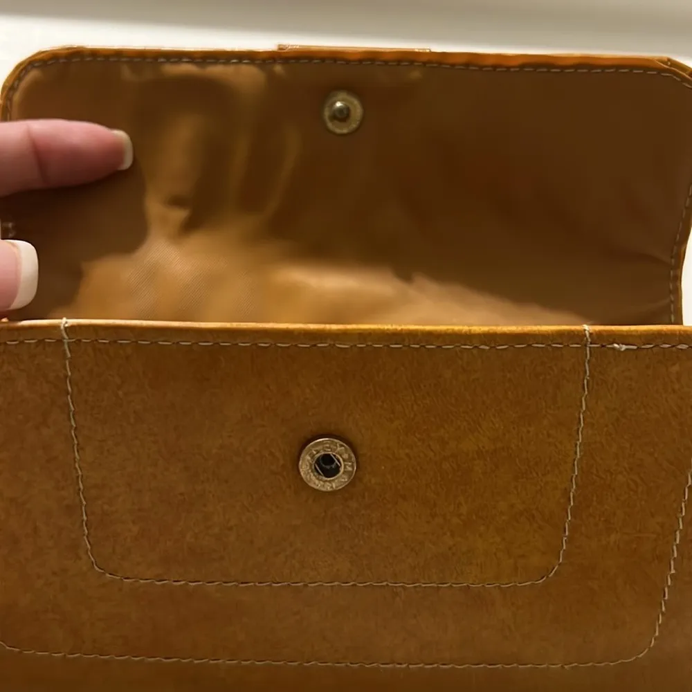 Vintage 70’s wallet snap close money holder checkbook slot pen holder light tan - Image 8