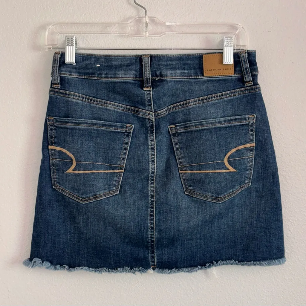 American Eagle Womens Size 2 Next Level Stretch Blue Jean Distressed Skirt - Image 2