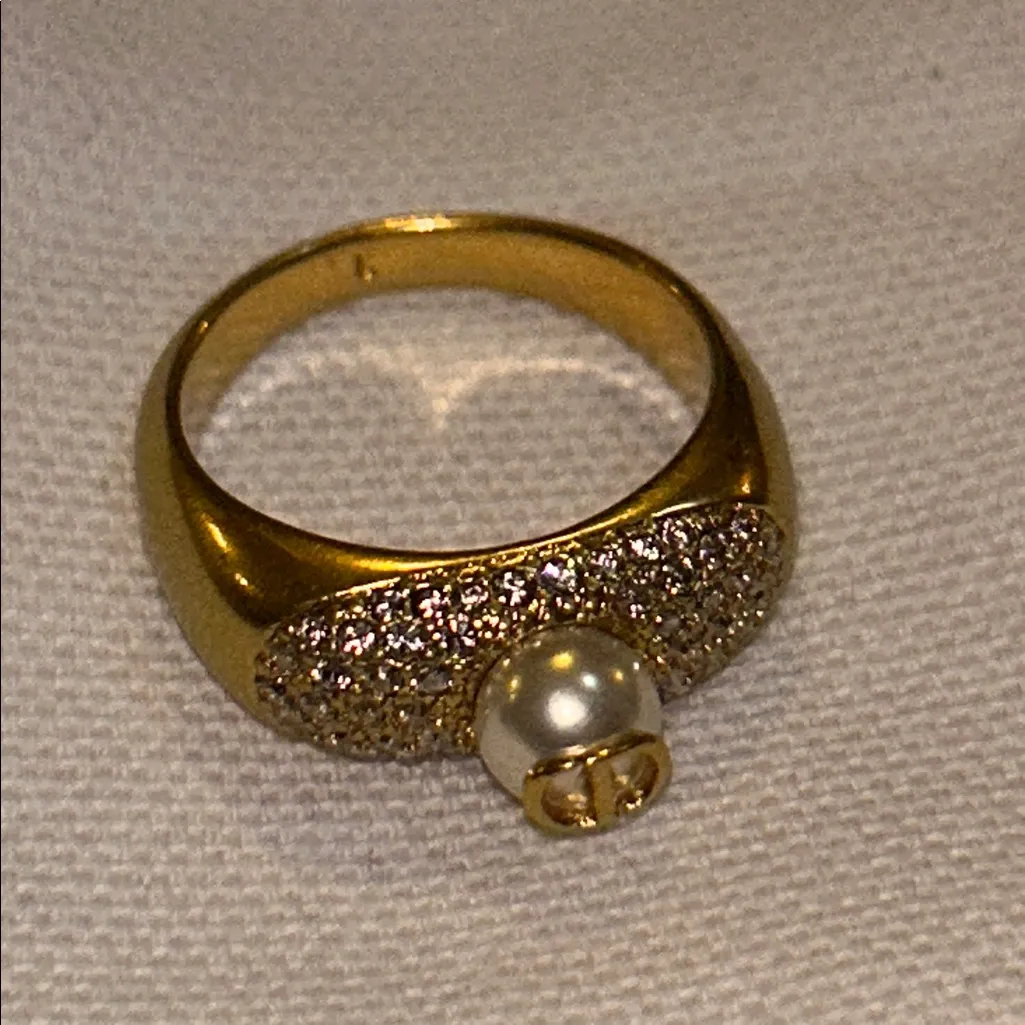 Dior D-FUSION RING Gold-Finish Metal a White Resin Pearl Silver-Tone Crystals - Image 5