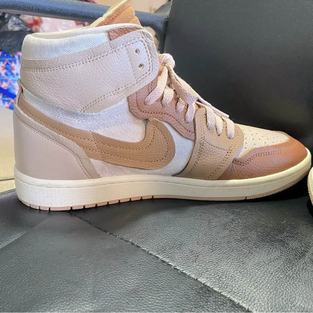 Women’s Air Jordan 1 HighTop Method Of Make’ Legend Medium Brown Sneakers Size11 - Image 8