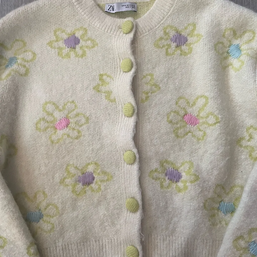NWOT ZARA Floral Embroidered Button Down Cropped Sweater Cardigan size Medium - Image 6
