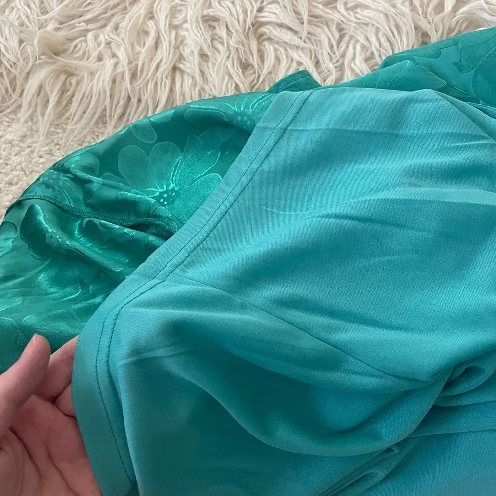 NWT Lulu’s Chasing Desire Teal Green Satin Jacquard One-Shoulder Maxi Dress - Image 12