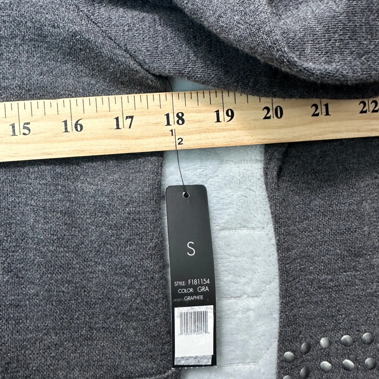 NWT Nic+Zoe Women Gray‎ Tunic S Grommet Studded Sleeve Top Minimalist Neutral - Image 6