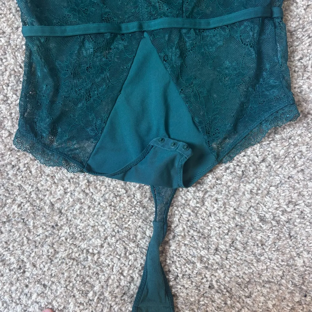 Green Lace Bodysuit Size M - Image 2