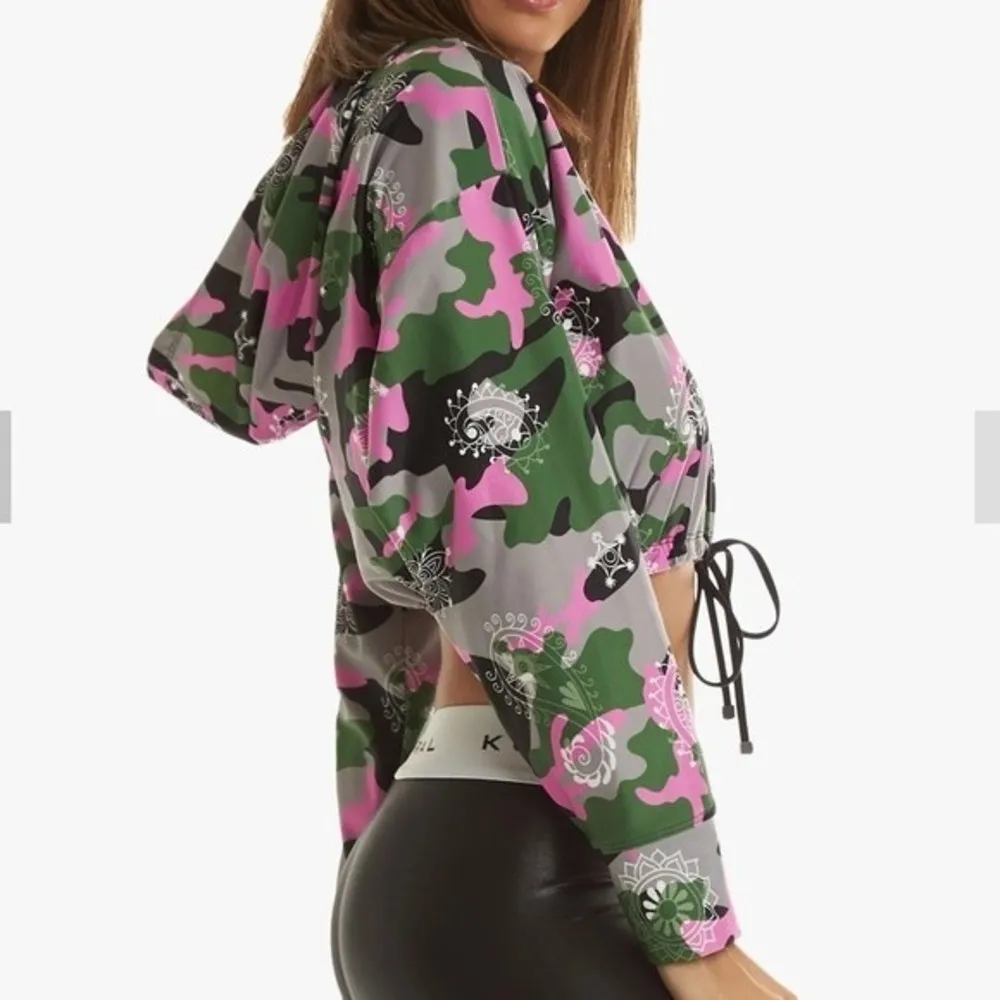 Koral Womens Paisley Camo Clover Energy Active Crop Hoodie Bandana Troop sz S - Image 100