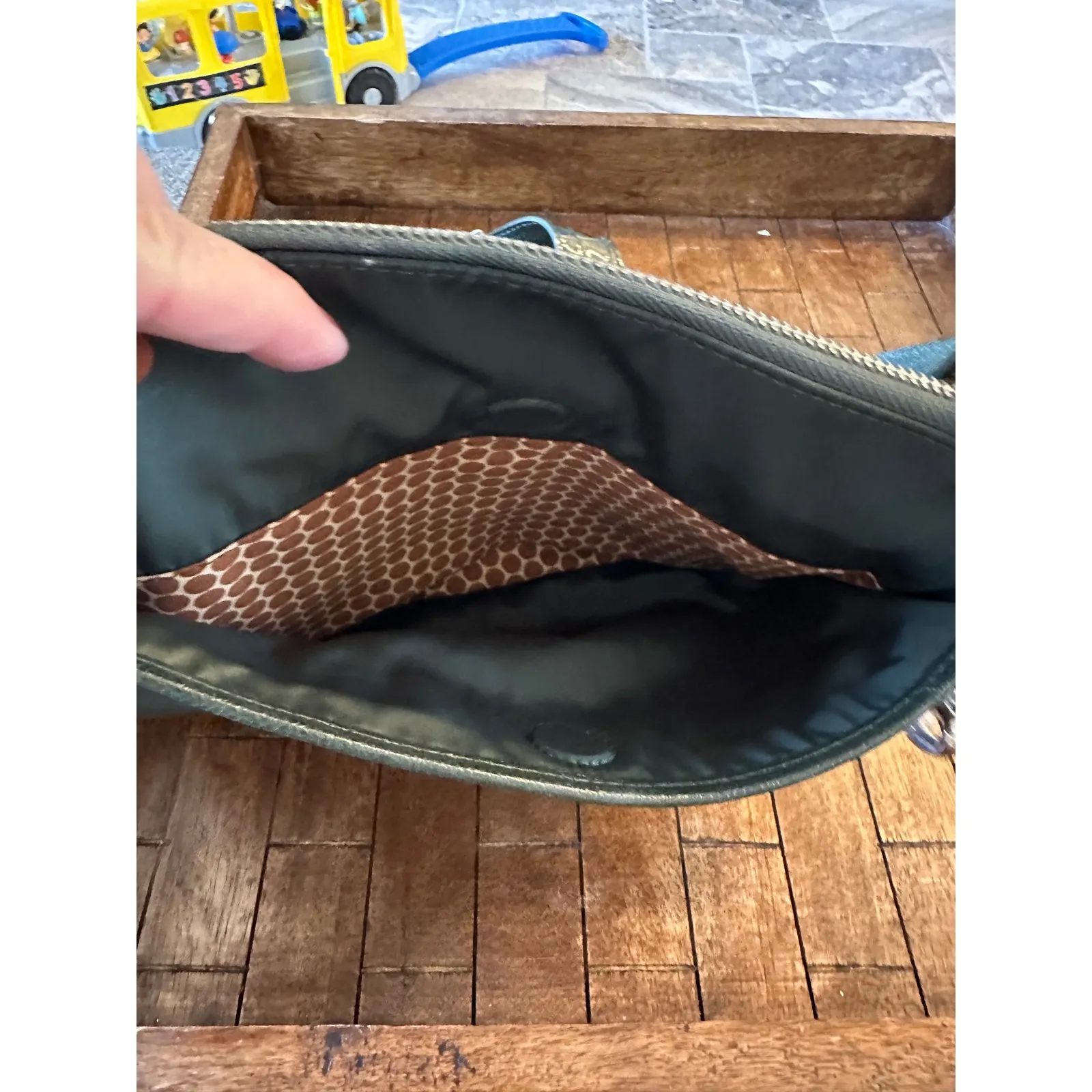 Brighton Crossbody Bag Olive Green Faux Crocodile Adj‎ Strap Heart Charm VGUC - Image 6