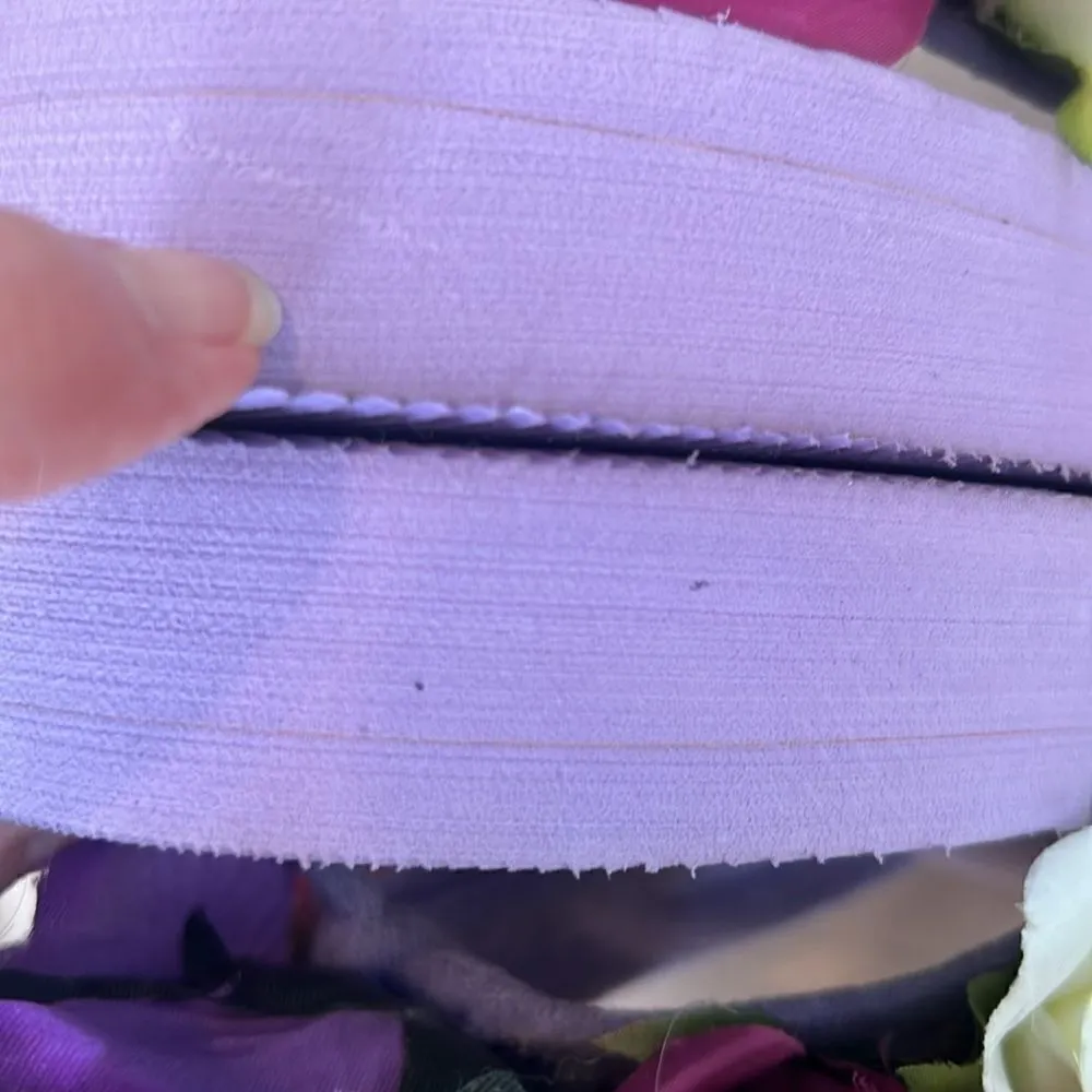 Make a statement with these adorable flower adorned wedge sz6 flip flops EUC Purple Size 6 - Image 9