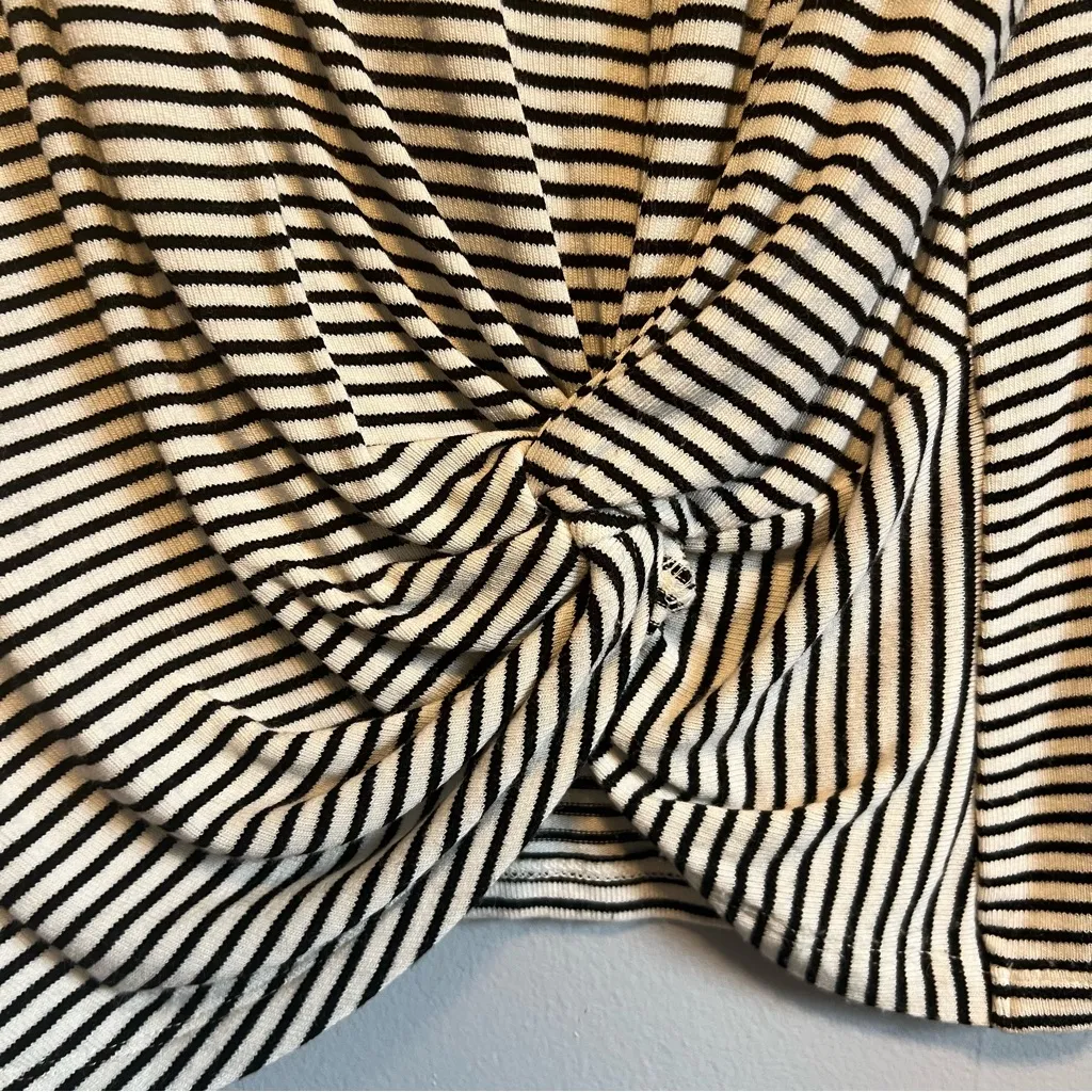 Ann Taylor Black and White Striped Knot Top Size Medium - Image 5