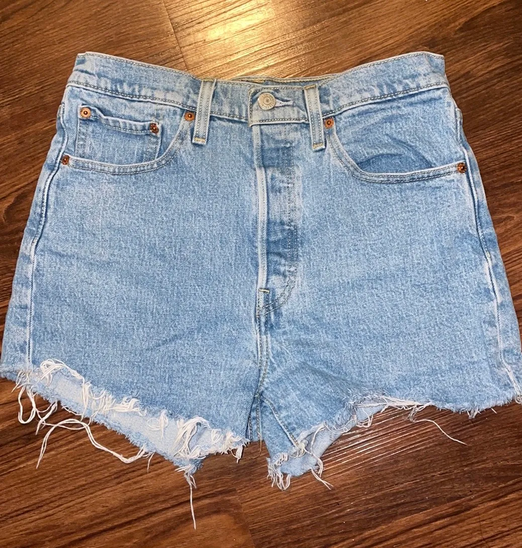 Levi’s 501 Original Women’s Shorts - Image 2