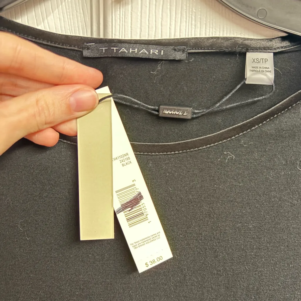 NWT T Tahari Black Fitted Cap Sleeve Baby T-Shirt Size XS - Image 3