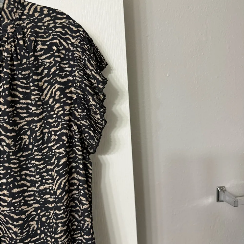 Voy Los Angeles Animal Print Pleated Sleeve Top w/ Tie Tan and Black Size undefined - Image 11