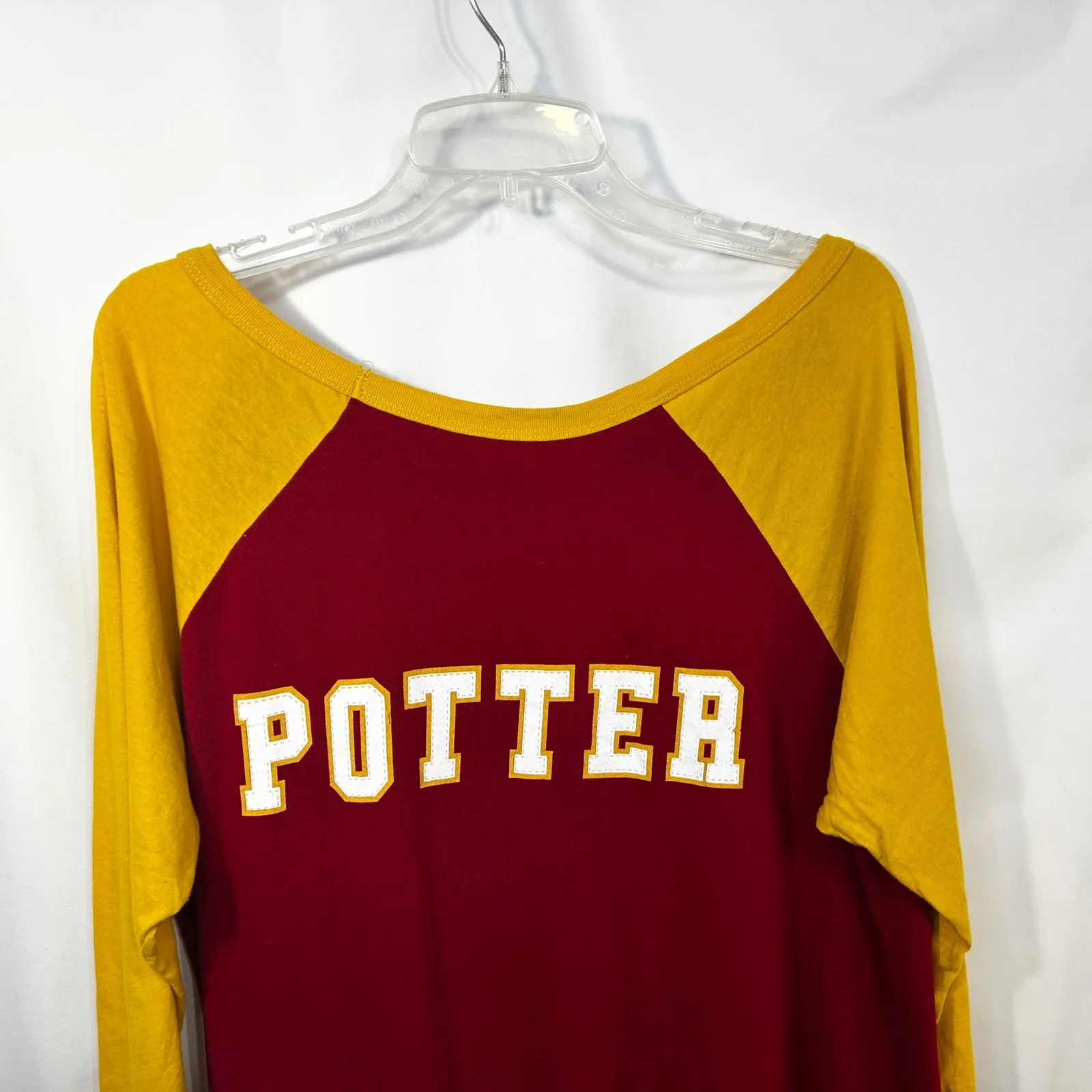 Torrid‎ Harry Potter Plus Sz 2X Top Gryffindor Crest Potter Red Gold Raglan 1017 - Image 7