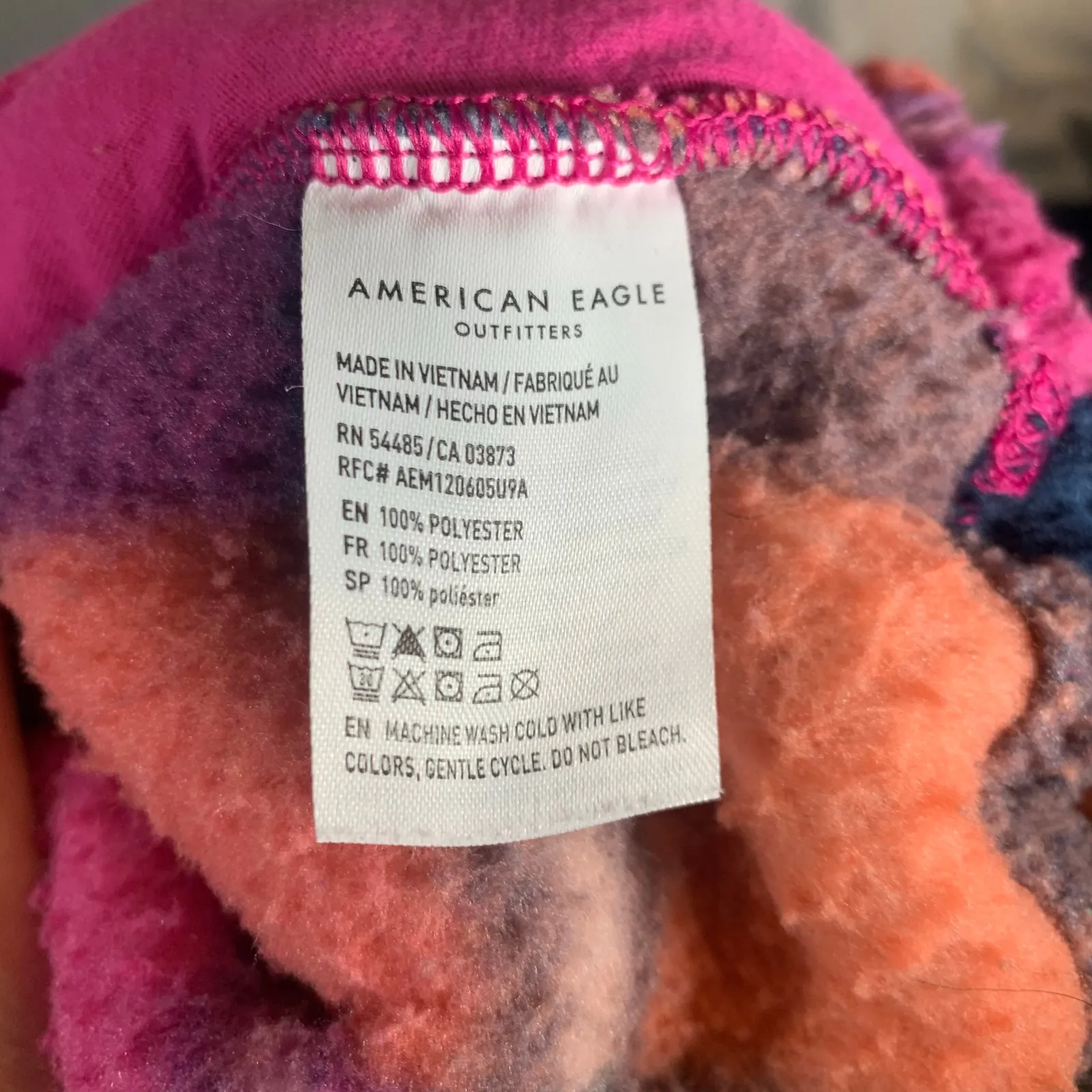 American Eagle Fuzzy Sherpa Plaid
Quarter Zip Ladies Sz XS Top - Image 4