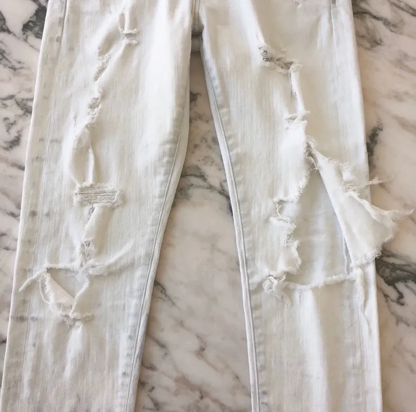 AG Adriano Goldschmied AG The Nikki Relaxed Skinny Crop Jeans - Image 4