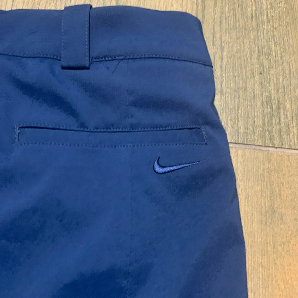 NWT Nike Golf Tour Performance Dri Fit Woman Size 14 Navy Skort.         1687 - Image 3