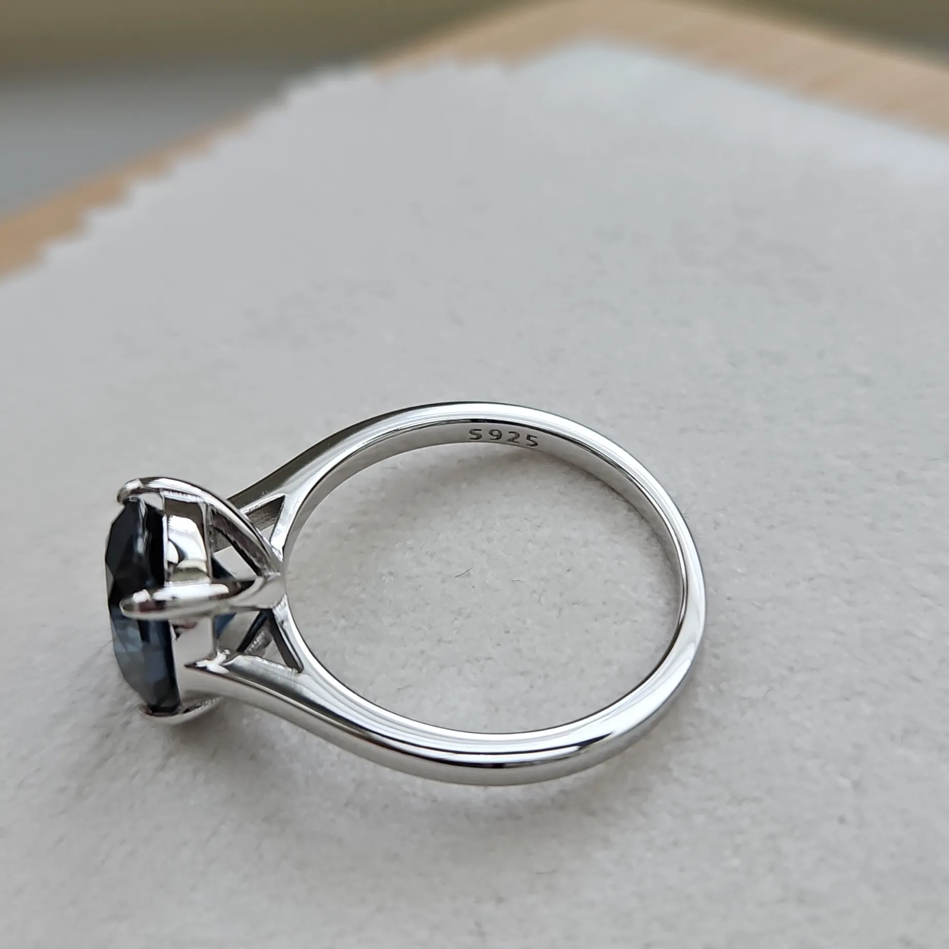 3ct Oval Royal Blue Moissanite Ring. Size 6.25 - Image 5