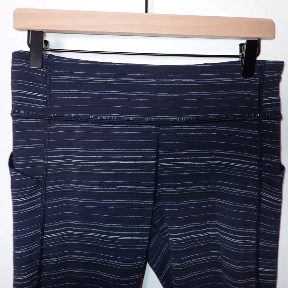 Lululemon Pace Rival Crop *22" Cyber Stripe Naval Blue Black / Black size 8 - Image 5