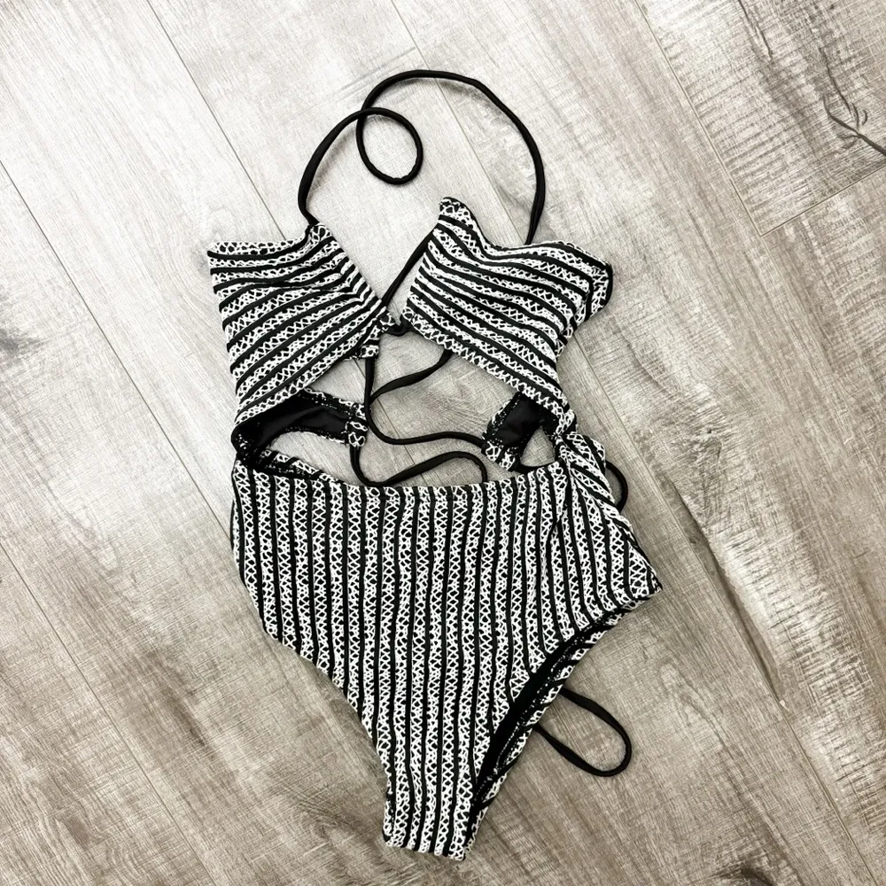 Urban Outfitters Out From Under One Piece Crochet Striped Swimsuit Size XS - Image 5
