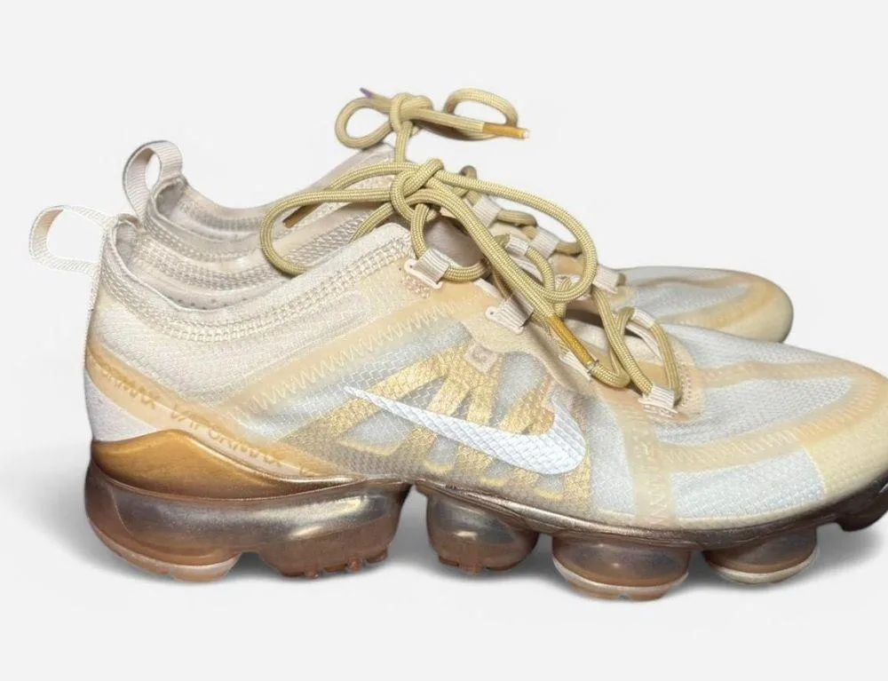 Nike women’s 2019 Air Vapormax Athletic shoes size 8.5 - Image 3