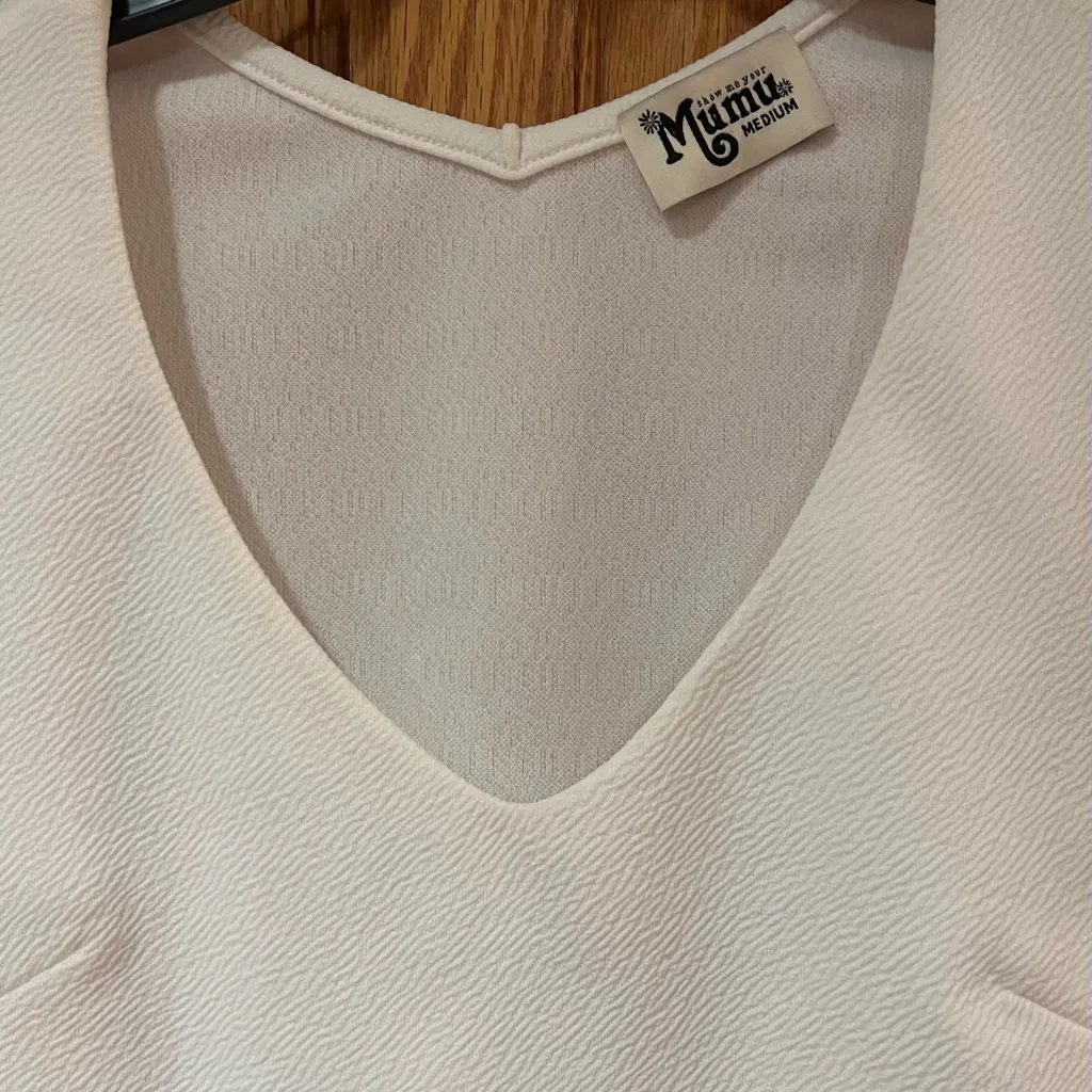 Show Me Your Mumu Miami V-Neck Stretch Crepe Crop Top‎ in Bone Size Medium - Image 7