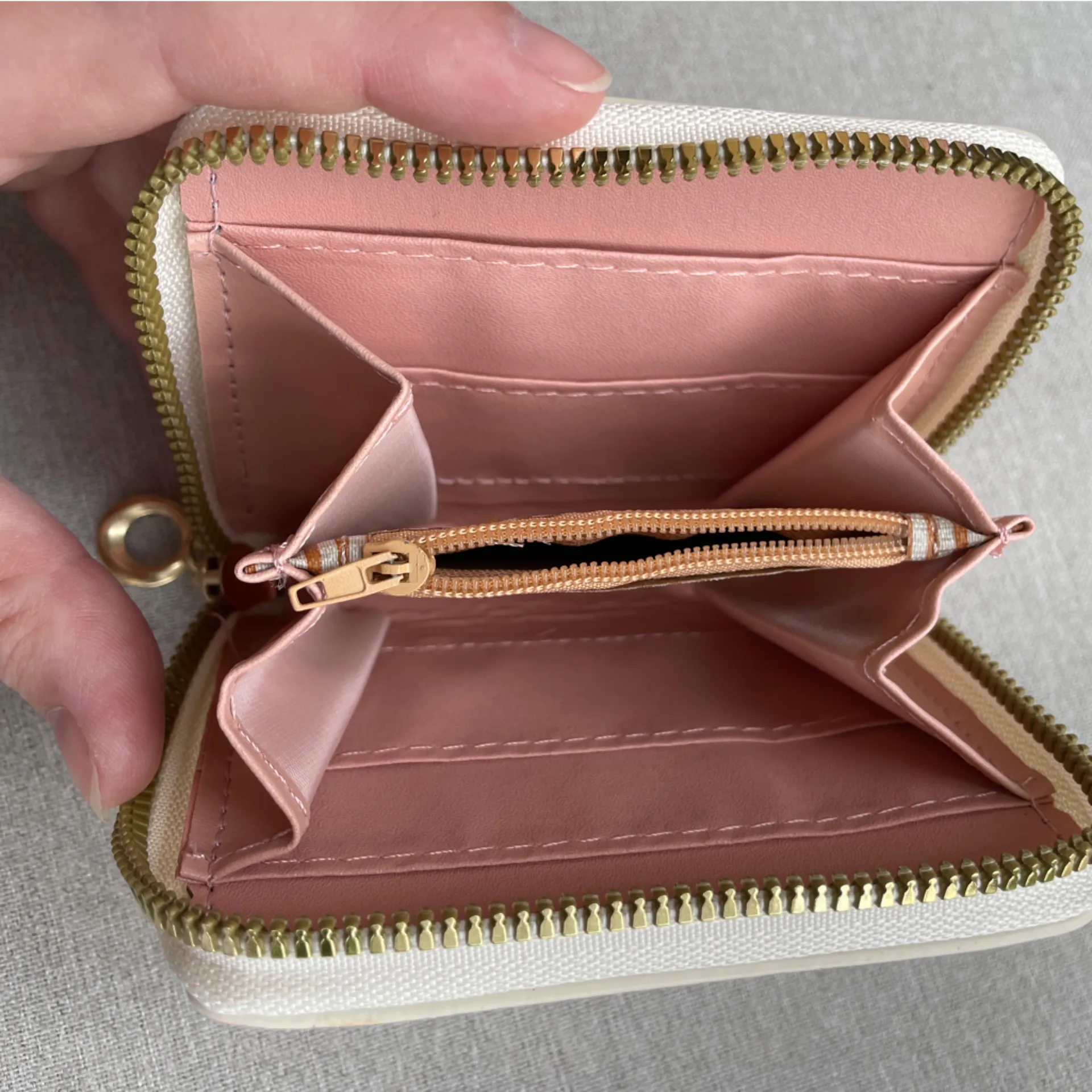 Hello Kitty pink retro wallet A great gift 90s nostalgia coin purse new - Image 3