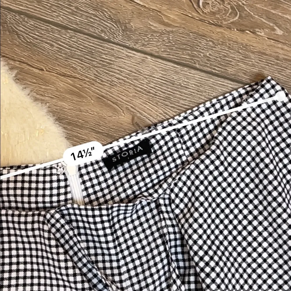 Storia  checkered black white ruffle shorts - Image 3