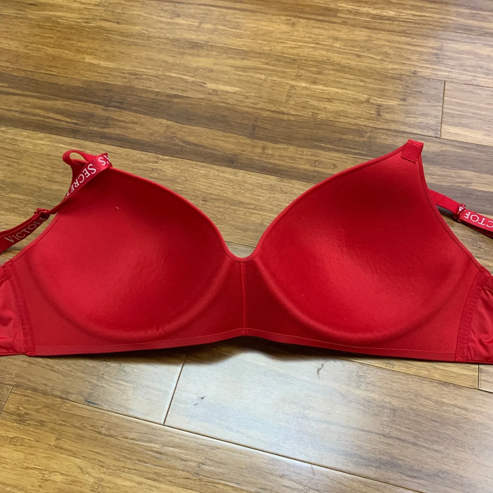 Victoria's‎ Secret T-Shirt Lightly Lined Wireless Bra Red Size 38D Logo Straps - Image 3