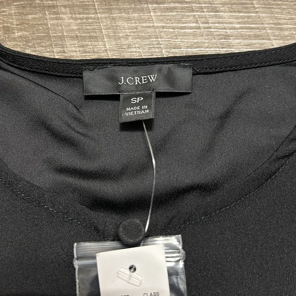 - JCrew black dressy blouse w keyhole button in‎ front poofy sleeves - Image 3