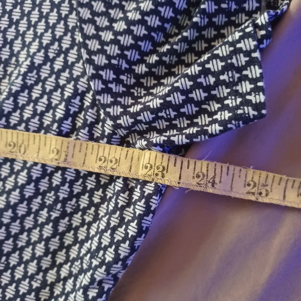 LL Bean Dress Womens Sz 2X Navy/White AOP VNeck Short Sleeve Stretch Midi 506811 Blue - Image 4