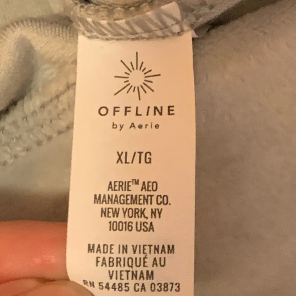OFFLINE by Aerie Cropped Hoodie XL Light Gray/ Silver Long Sleeve Thumb Holes - Image 3