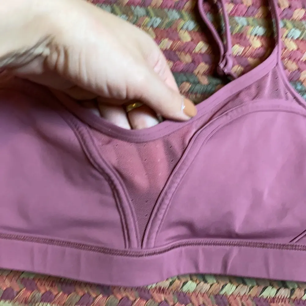 MAUVE PINK LULULEMON MESH YOGA BRA - Image 4