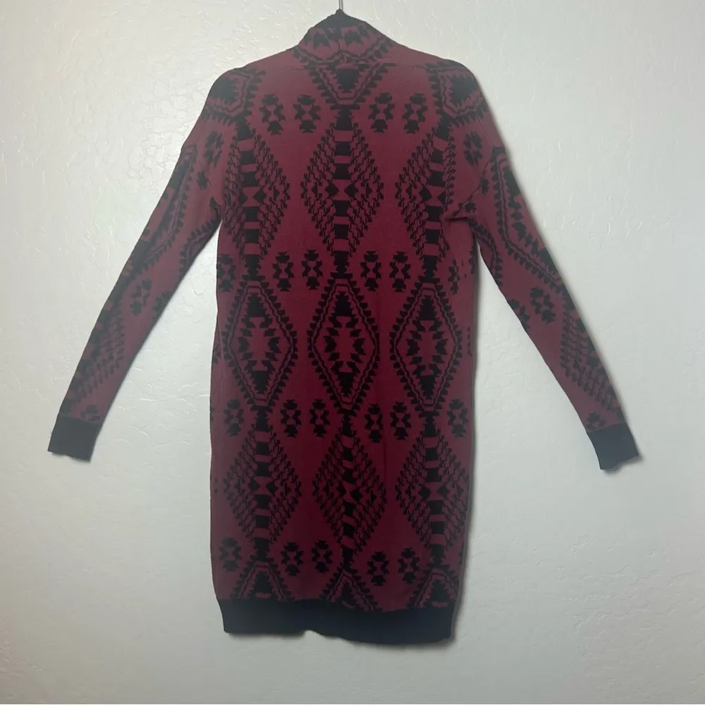 FATE burgundy and black Aztec print long sleeve open front cardigan size small - Image 13