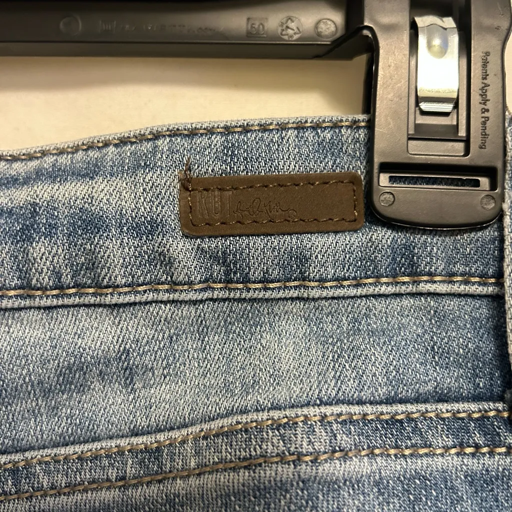 Kut From The Kloth Distressed Catherine‎ Boyfriend Jeans Size 4 - Image 6